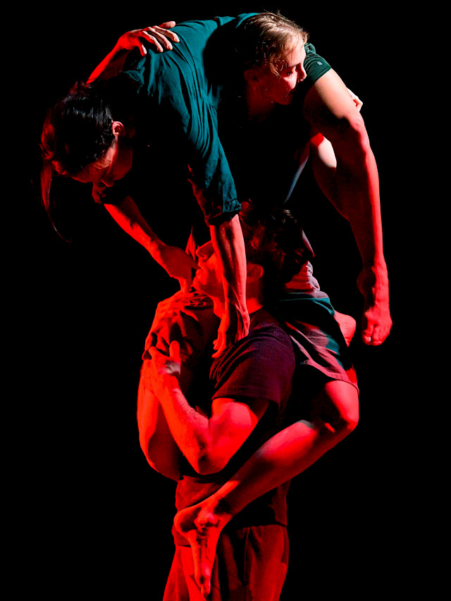 marta_kim-flux-05112025-jostijnligtvoetfotografie-5-staand.jpg