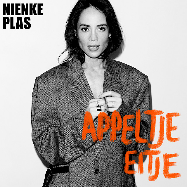 2627_gv_nienke_plas_appeltje_eitjes_f_marty_marn_1.jpg